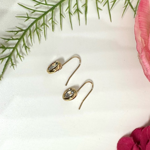 NEW⚜️Dainty Heart Crystal Dangly Earrings - Picture 3 of 5